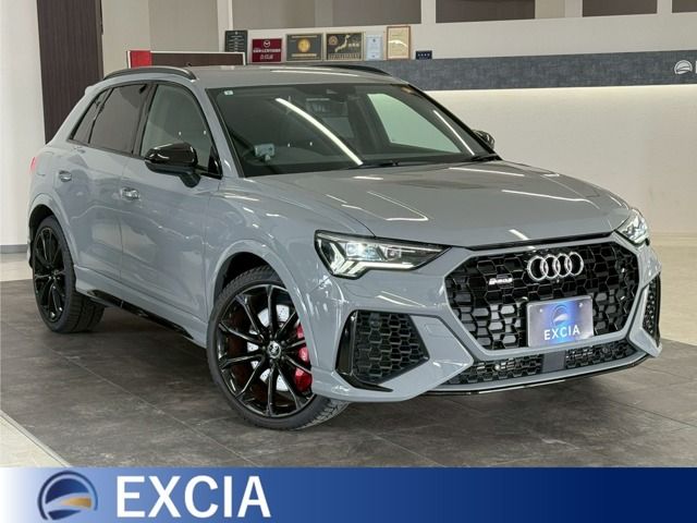 AUDI / AUDI RS Q3