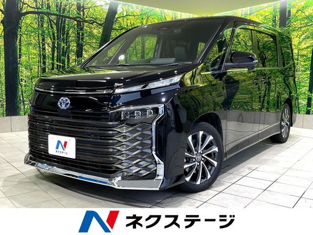 TOYOTA / VOXY HYBRID