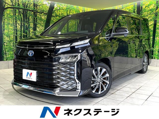 TOYOTA / VOXY HYBRID