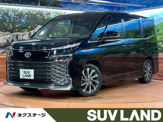 TOYOTA / VOXY HYBRID