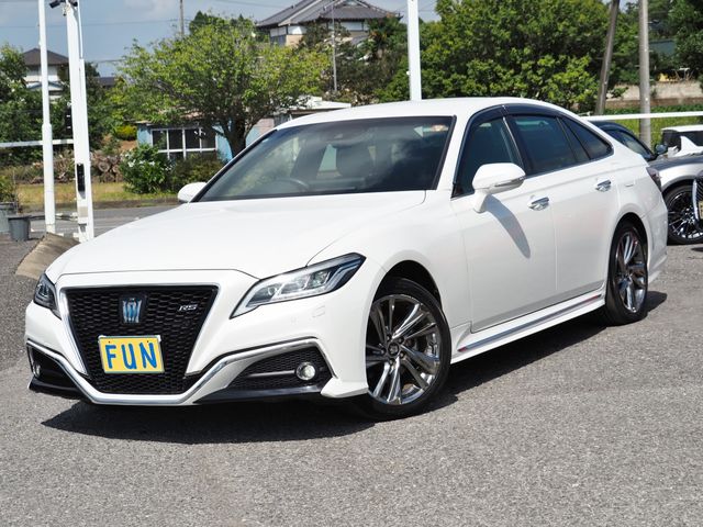 TOYOTA / CROWN sedan hybrid 4WD