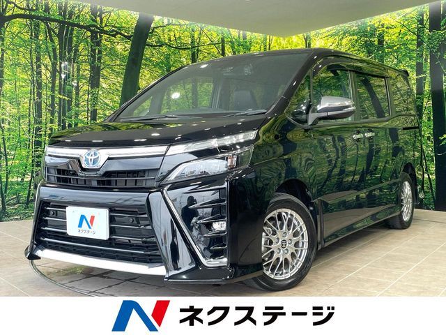 TOYOTA / VOXY HYBRID