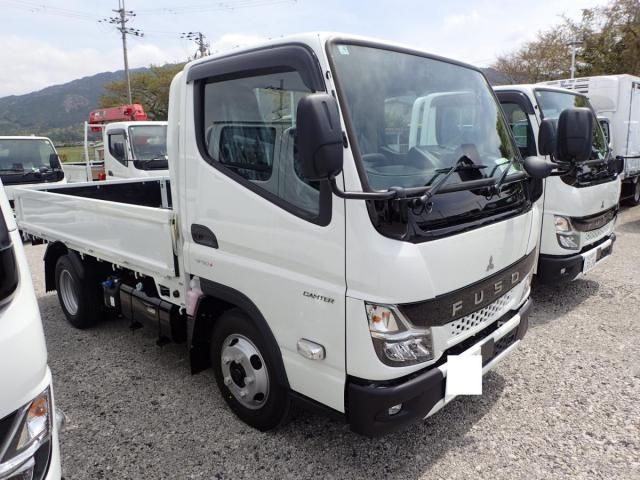 Japanese used car Ref# 1636104 MITSUBISHI / CANTER