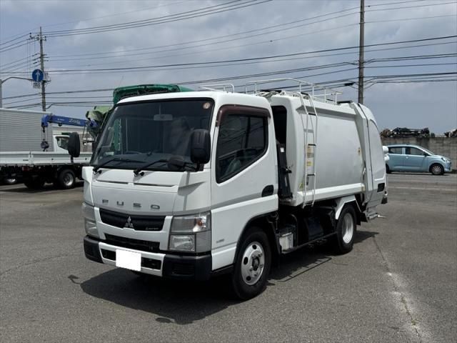 Japanese used car Ref# 1636106 MITSUBISHI / CANTER