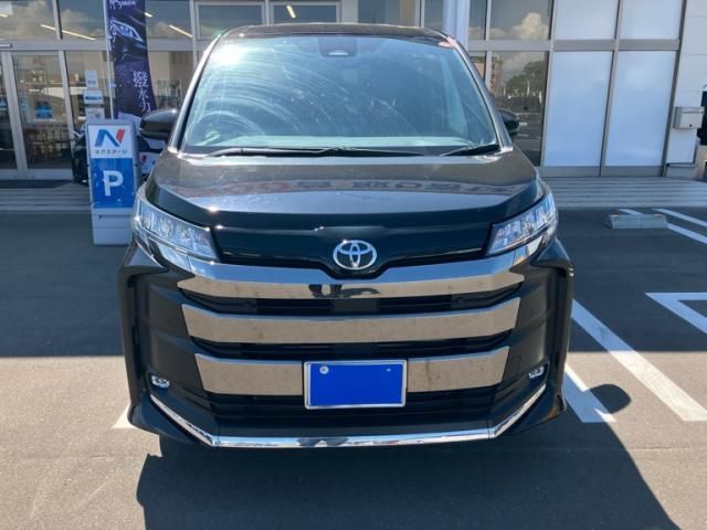 TOYOTA / NOAH 4WD