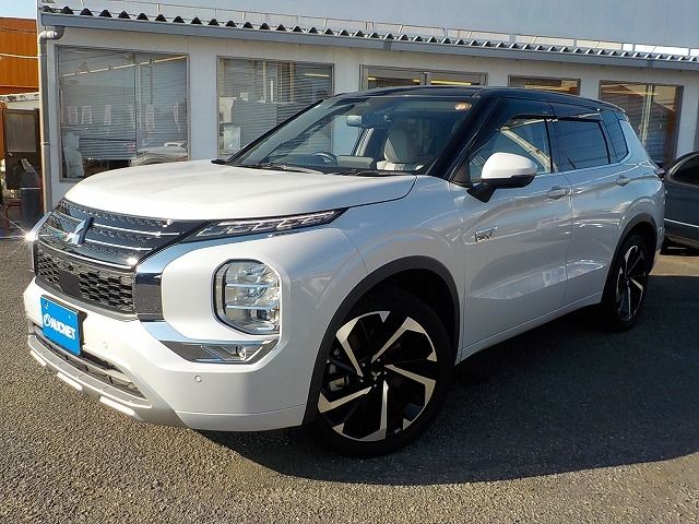 Japanese used car Ref# 1636875 MITSUBISHI / OUTLANDER PHEV
