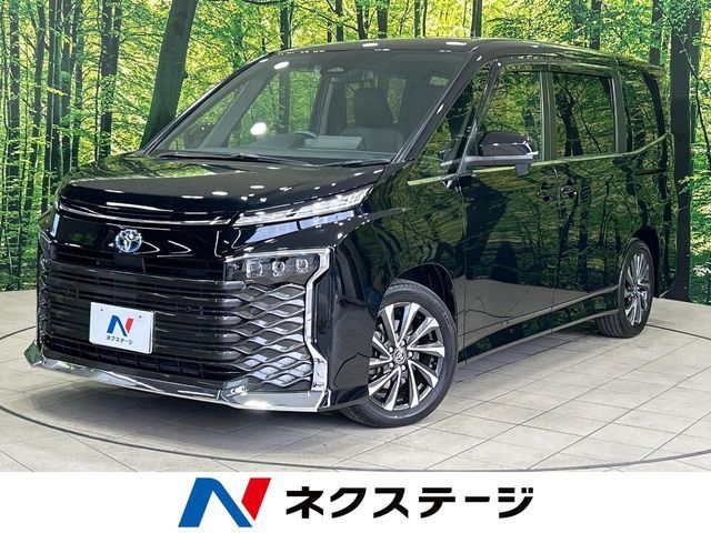 TOYOTA / VOXY HYBRID
