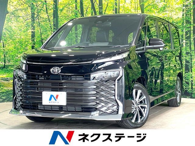 TOYOTA / VOXY HYBRID