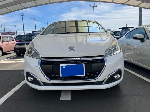 Japanese used car Ref# 1638144 PEUGEOT / PEUGEOT 208