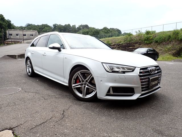AUDI / AUDI S4 AVANT