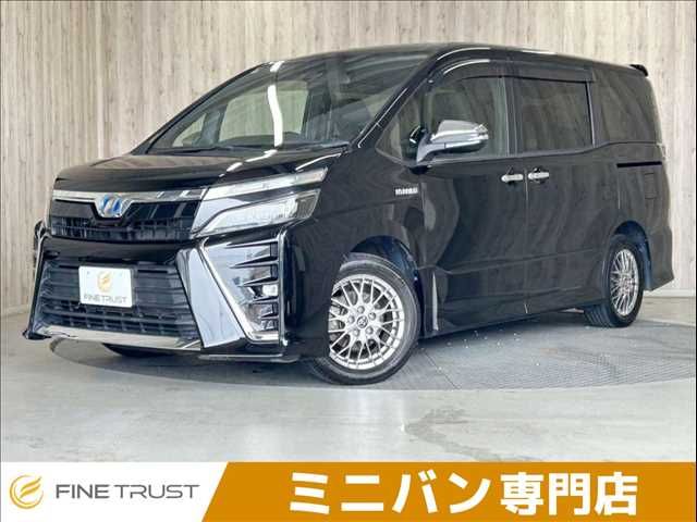 TOYOTA / VOXY HYBRID