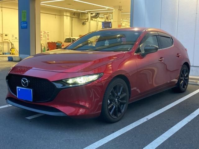 Japanese used car Ref# 1638656 MAZDA / マツダ３ファストバック