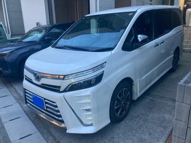TOYOTA / VOXY