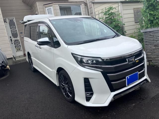 TOYOTA / NOAH 4WD