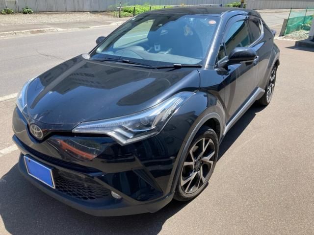 TOYOTA / C-HR 4WD