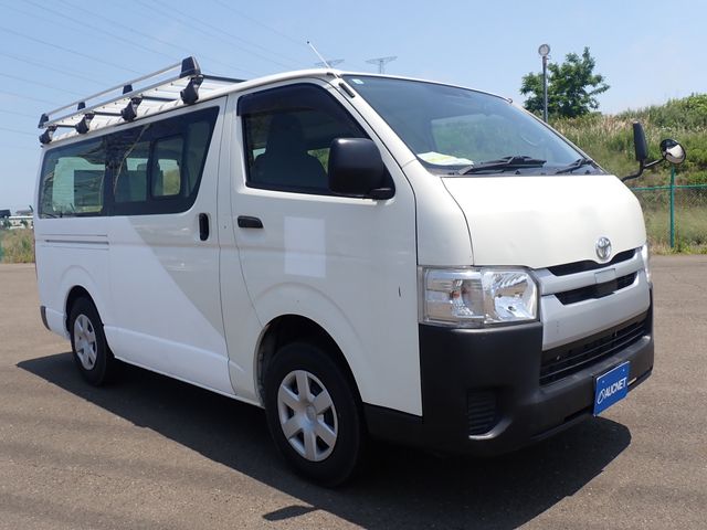 TOYOTA / HIACE van 4WD