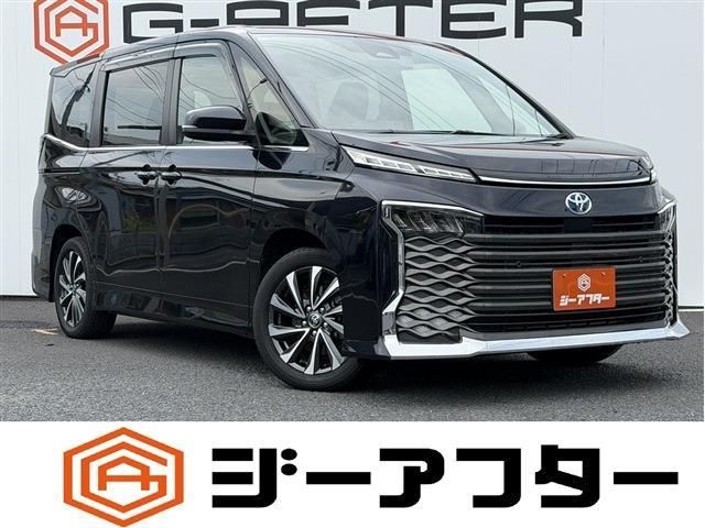 TOYOTA / VOXY HYBRID