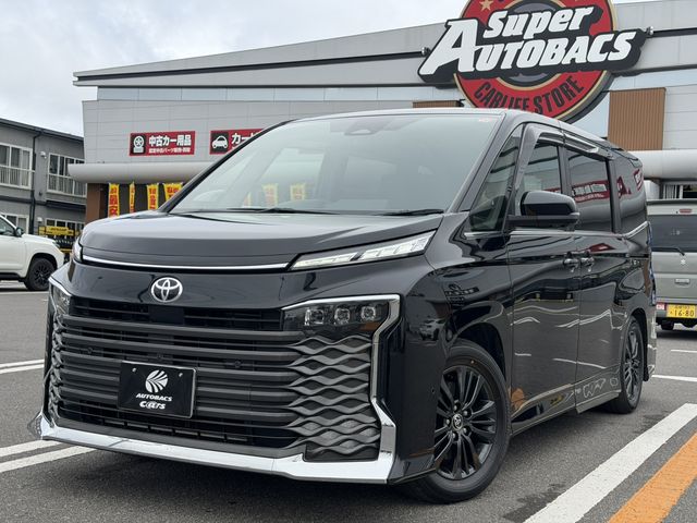 TOYOTA / VOXY HYBRID 4WD