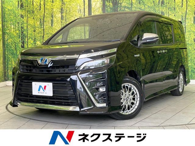 TOYOTA / VOXY HYBRID