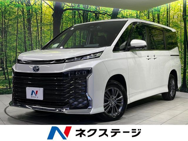 TOYOTA / VOXY HYBRID 4WD