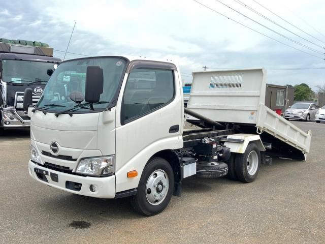 Japanese used car Ref# 1639596 HINO / DUTRO