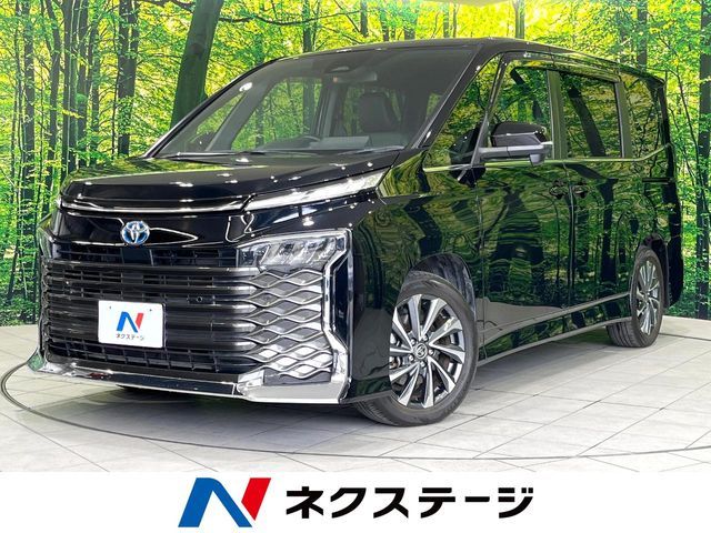 TOYOTA / VOXY HYBRID