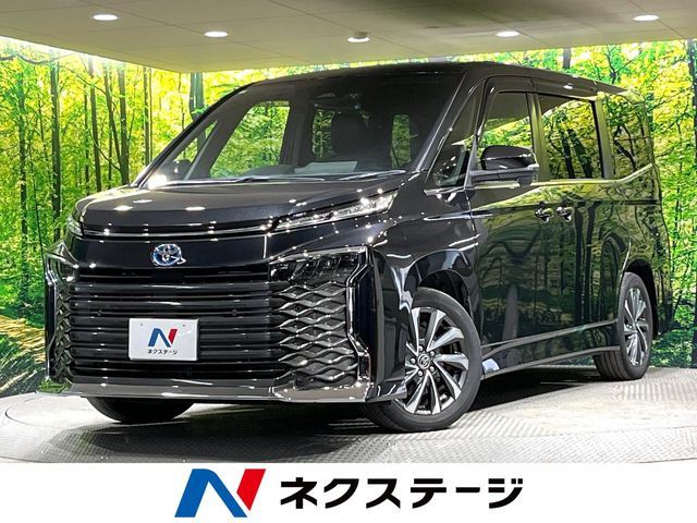 TOYOTA / VOXY HYBRID