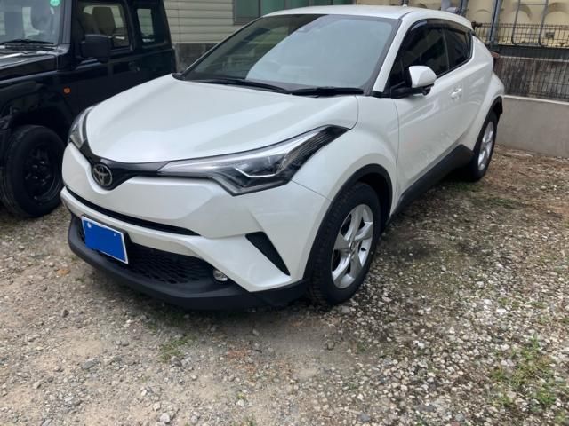 TOYOTA / C-HR 4WD