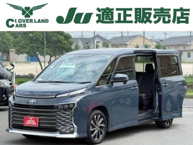 TOYOTA / VOXY HYBRID 4WD