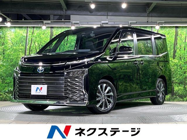 TOYOTA / VOXY HYBRID