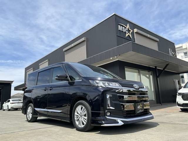 TOYOTA / NOAH HYBRID 4WD