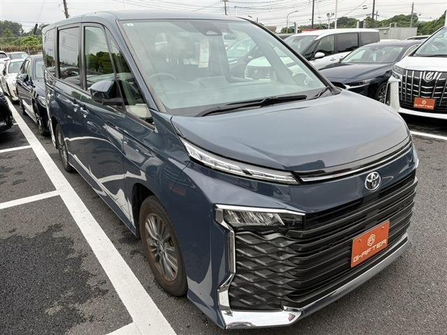 TOYOTA / VOXY