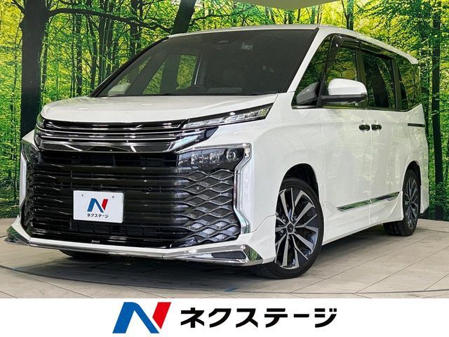 TOYOTA / VOXY HYBRID