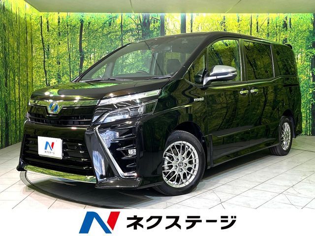 TOYOTA / VOXY HYBRID