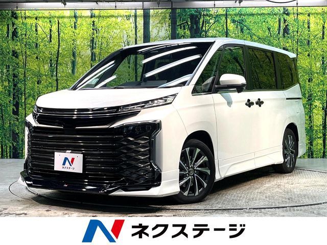 TOYOTA / VOXY HYBRID