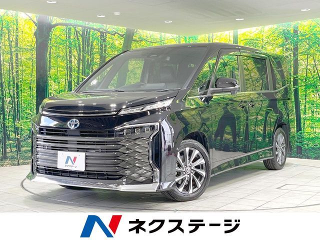 TOYOTA / VOXY HYBRID
