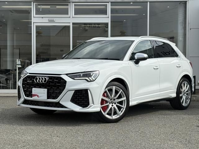AUDI / AUDI RS Q3