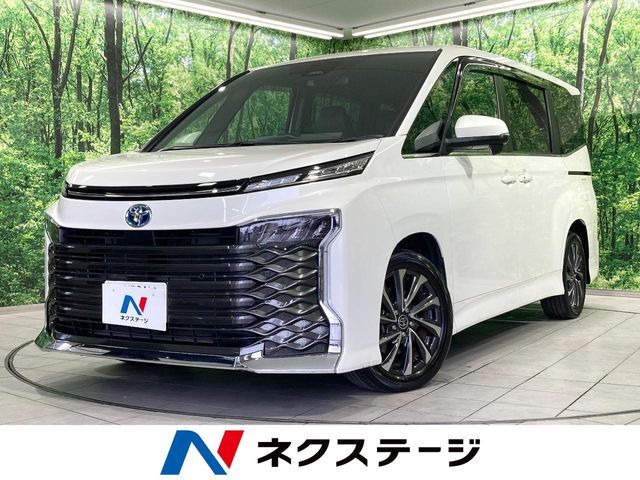 TOYOTA / VOXY HYBRID