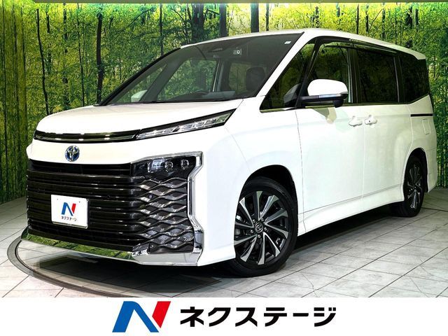 TOYOTA / VOXY HYBRID