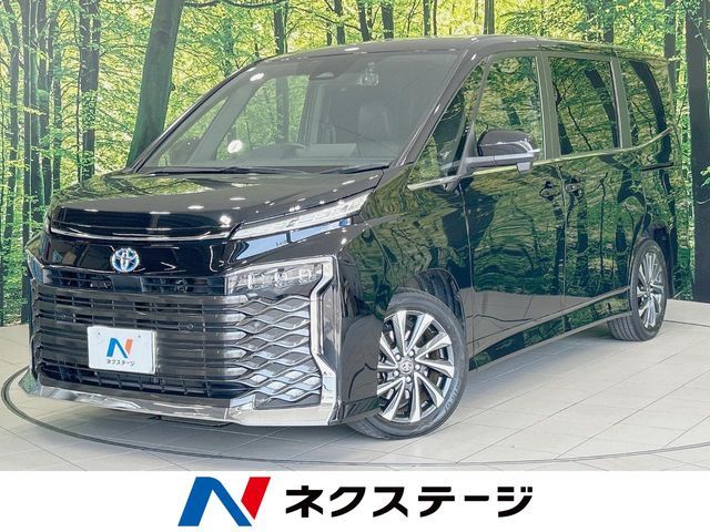 TOYOTA / VOXY HYBRID
