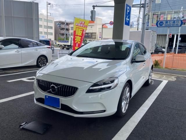 VOLVO / VOLVO V40