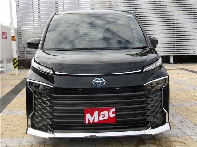 TOYOTA / VOXY HYBRID