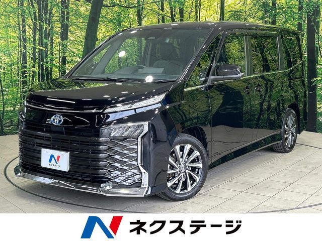 TOYOTA / VOXY HYBRID
