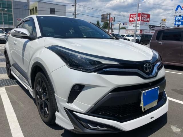 TOYOTA / C-HR 4WD