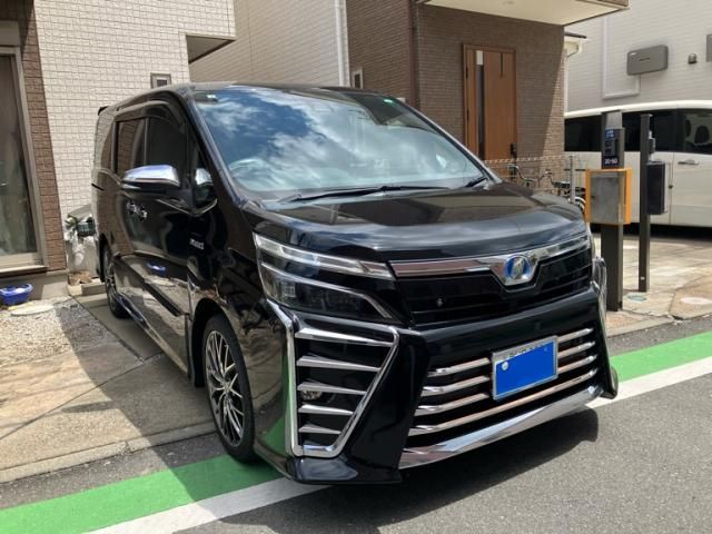 Japanese used car Ref# 1644641 TOYOTA / VOXY HYBRID