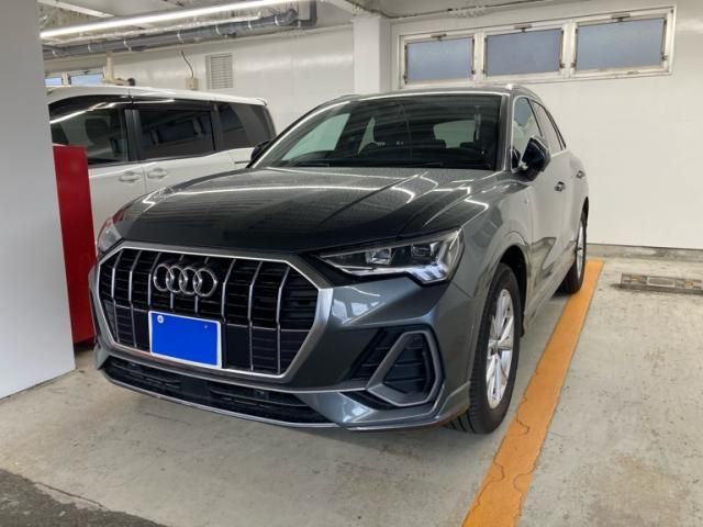 AUDI / AUDI Q3