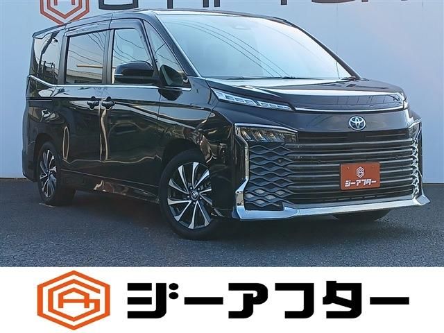 TOYOTA / VOXY HYBRID