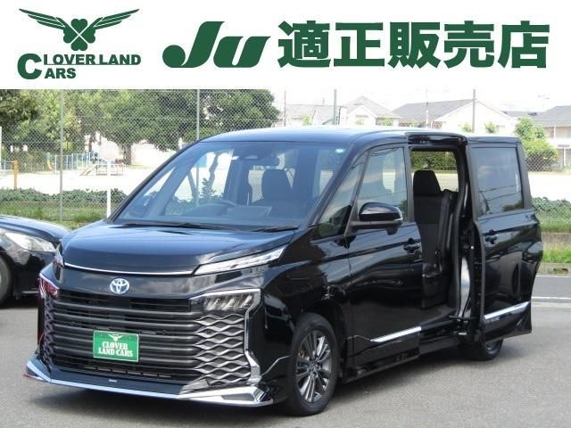 TOYOTA / VOXY HYBRID 4WD