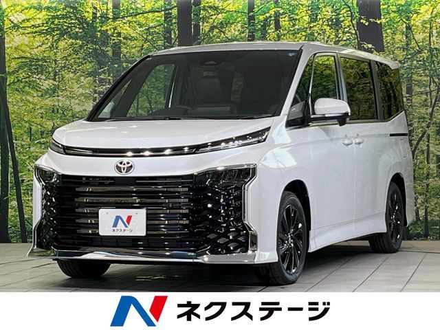 TOYOTA / VOXY HYBRID