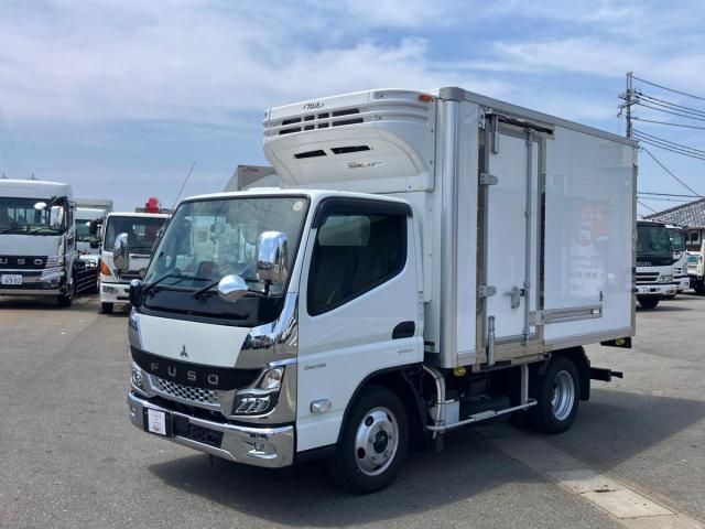Japanese used car Ref# 1646942 MITSUBISHI / CANTER